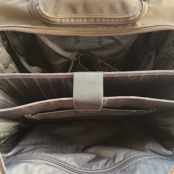 TUMI 2 wheel Brown Carry-On - Picture 8 of 15